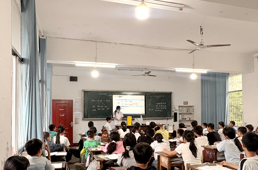 太平桥卫生院：进校开展甲肝疫苗接种 全心全意守护学子健康