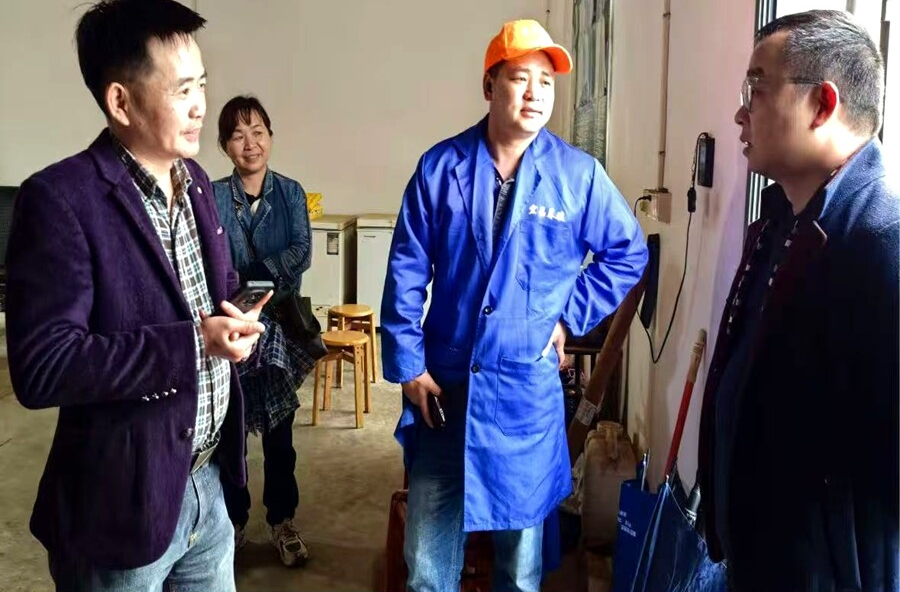 桃源县畜牧水产事务中心上门指导动物防疫条件合格证办理