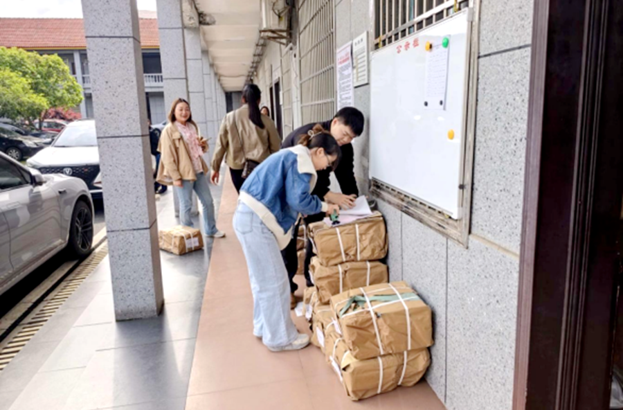 盘塘镇：书香随春至，农家书屋迎“新粮”