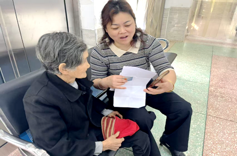 盘塘镇：“手把手”推广电子社保卡，打通服务“最后一公里”