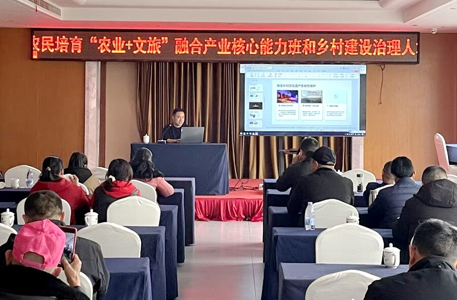 桃源：跟踪服务不断档 开阔视野促提升