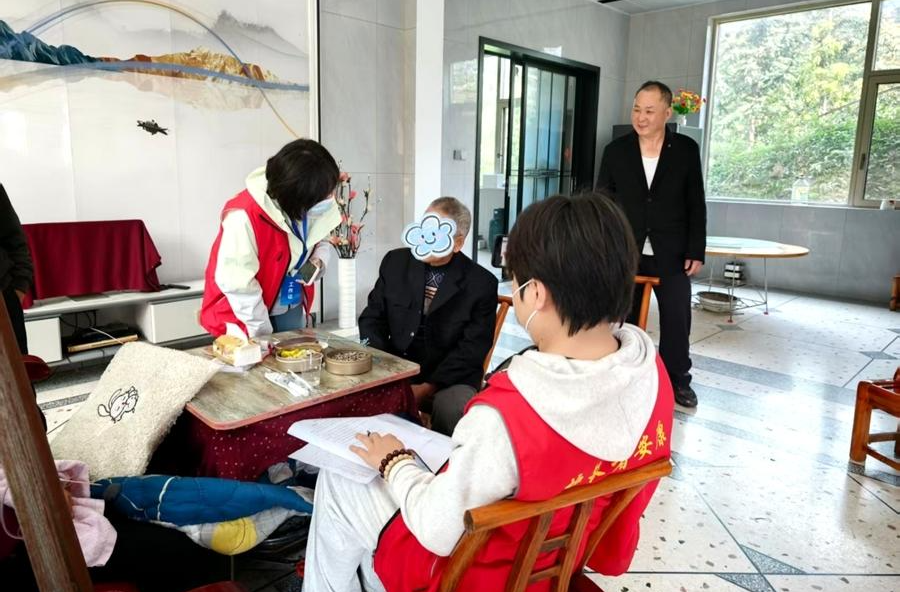 西安镇扎实开展失能老年人上门评估 贴心服务护航老年幸福生活