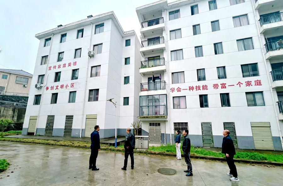 牛车河镇开展安置住房“大体检”  解决搬迁群众“烦心事”