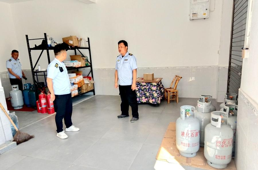 筑牢安全防线 消除隐患源头——三阳港镇开展私人住房非法储存液化气罐的专项安全检查