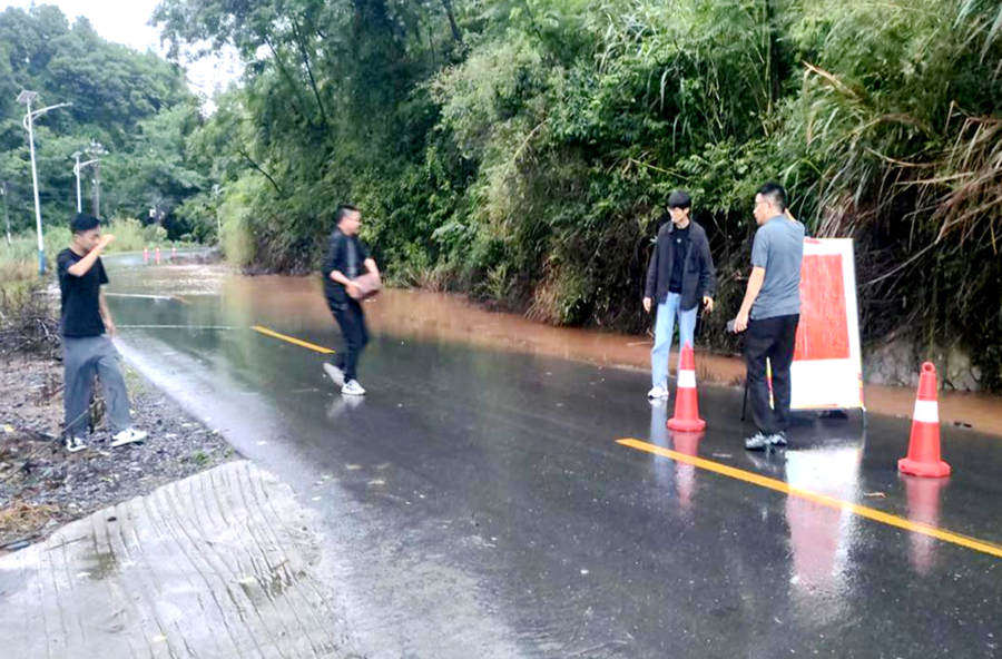 龙潭镇：“汛”速行动——镜头下的先锋力量