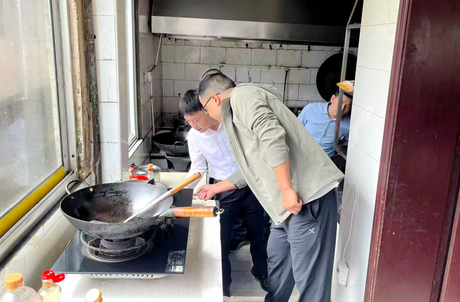西安镇：拧紧“安全阀”   办好关键小事