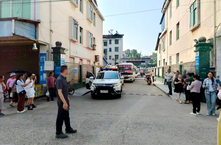 泥窝潭乡：暖心护考 助力圆梦