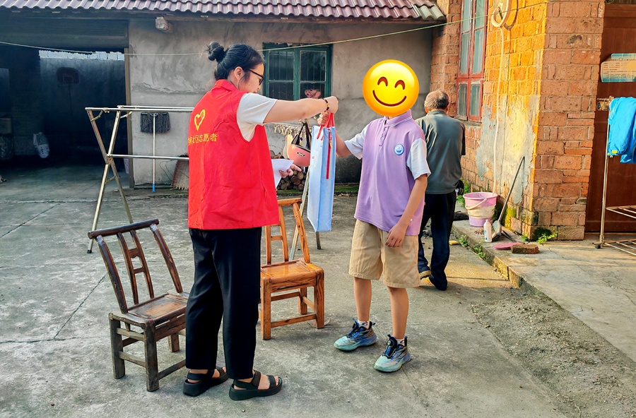 粽香传情意，浔阳街道为“困境儿童”点亮成长心灯