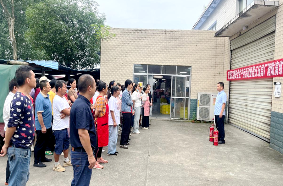 车间门口的消防课：双溪口镇开展安全宣传消防应急演练活动