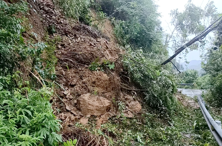 观音寺镇：快速排险，4小时抢通便民路！