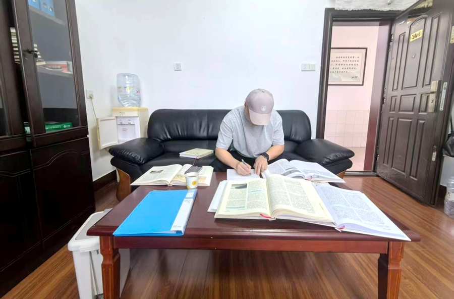 深挖史志存脉络 精准赋能专题创作 县委党史研究室助力县城投公司20周年专题片制作