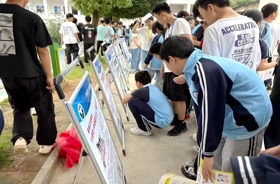 架桥镇妇联开展未成年人普法禁毒反诈进校园宣传活动