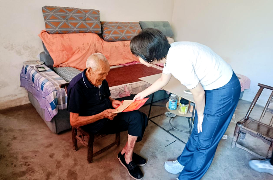 铭记峥嵘岁月  尊崇英雄老兵——剪市镇“八一”开展走访慰问活动