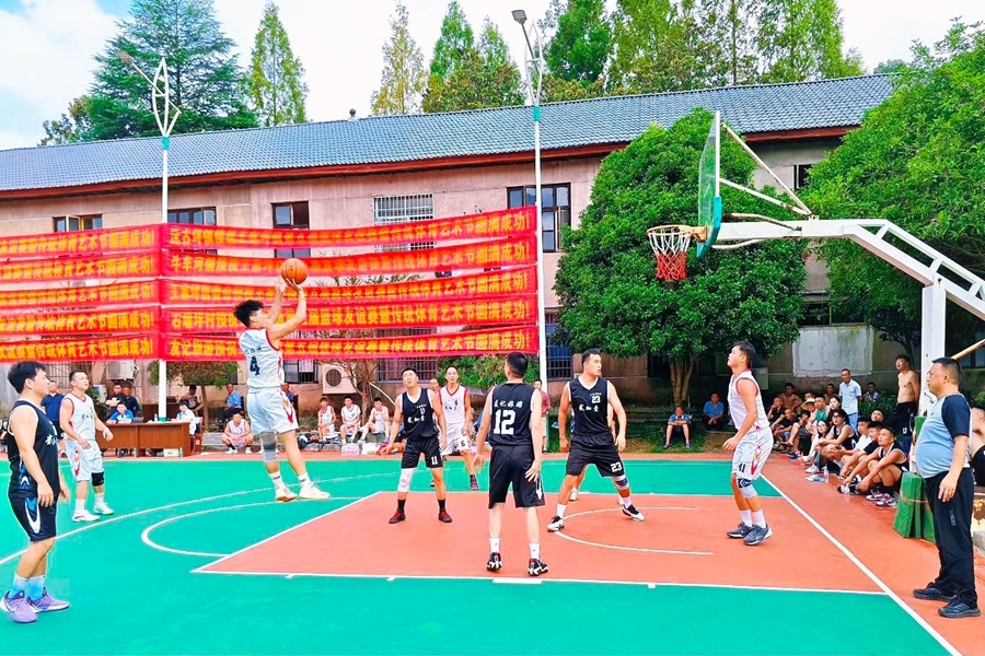 牛车河镇：以球会友促交流  跨县携手共奋进