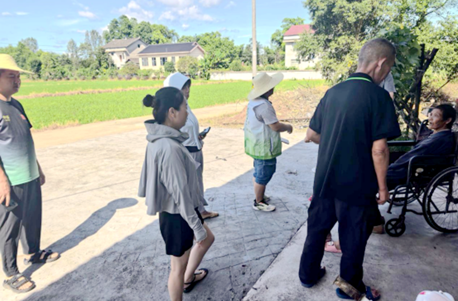 心系困境儿童 解决落户难题 ——桃花源镇全力为六岁困境儿童小霞办理户口登记