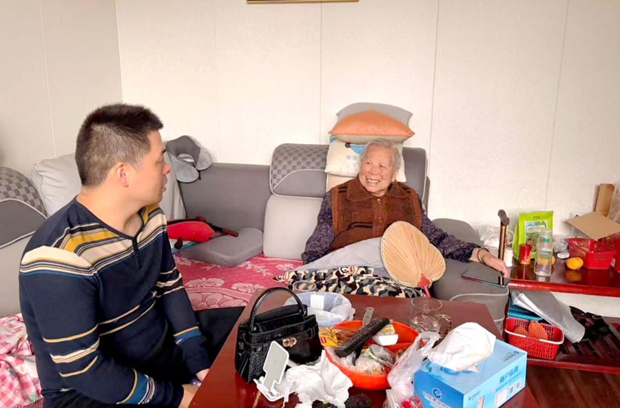 沙坪镇：补贴申领有难处 上门服务暖人心