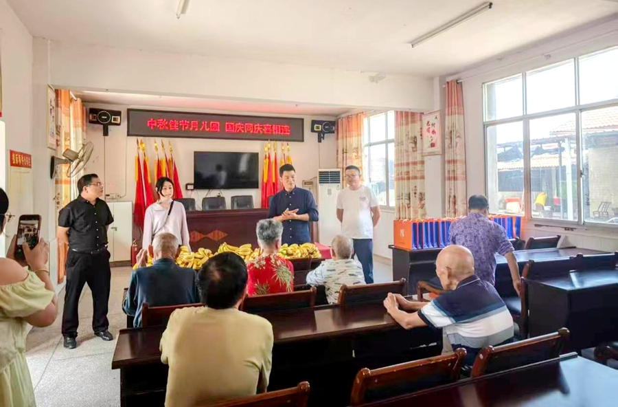 木塘垸镇：中秋走访慰问夯实养老民生服务