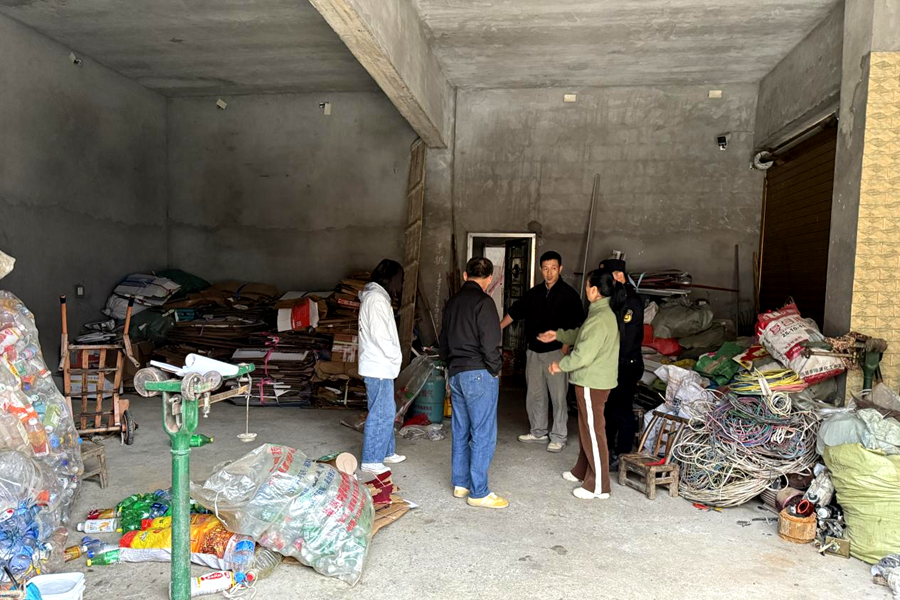 多部门协同发力 重点领域靶向整治 —— 热市镇开展报废机动车及成品油专项整治行动